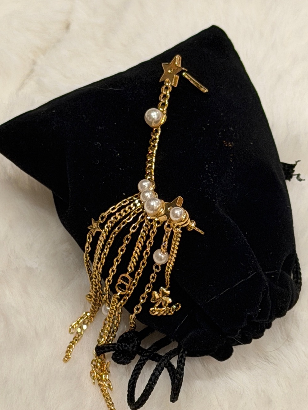 Dior Gold Star & Pearl Fringe Chain Earing - Picture 2 of 5